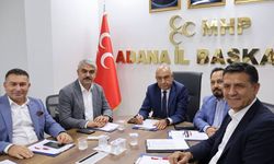MHP Adana'da grup toplantısı gerçekleştirdi