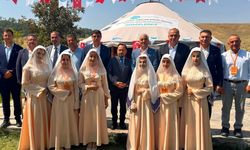 MHP Heyeti Malazgirt'te Ahıska Türkleriyle bir araya geldi