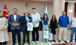 Yüreğir Belediye Başkan Vekili Cafer Boyraz başarılı öğrencileri ödüllendirdi