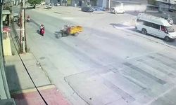 Adana’da ehliyetsiz sürücü anne ve çocukların motosikletine çarptı