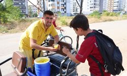 Adana güneşi bu kez dondurmacının işine yaradı