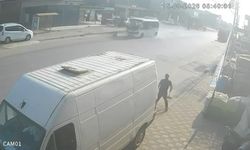 Adana’da minibüsün çarptığı 11 yaşındaki çocuk ağır yaralandı