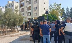 Adana’da polis operasyonunda el bombası paniği: İkna çalışmaları sürüyor