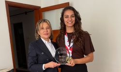 AK Parti Adana'dan Milli sporcuya eğitim desteği