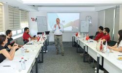 AOSB Akademi’de KOBİ’lere sürdürülebilir büyüme ve yönetim eğitimi