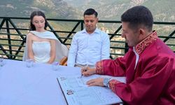 Başkan Cömert Özen, Mikail ve Zeynep çiftinin nikâhını kıydı