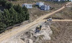 Ceyhan’ın kırsal mahallelerinde yol çalışmaları sürüyor