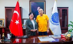 Erden Arat, Hasibe Akkan’ı makamında ziyaret etti