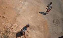 Foto kapana sopalı saldırı: O anları yine foto kapan kaydetti
