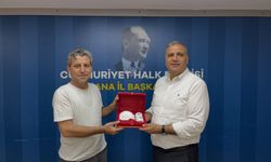 Kızılay heyetinden CHP Adana İl Başkanlığına anlamlı ziyaret