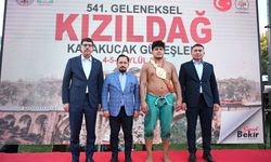 Kızıldağ Karakucak Güreşleri'ni başpehlivanı Doğan Uzun oldu