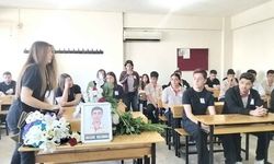 Kozan’da kazada hayatını kaybeden Selçuk’un sırasına çiçek bıraktılar