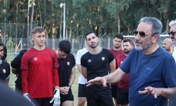 Menderes Kutlu: "Futbolun yürekle oynandığını gösteriyoruz"
