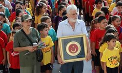 Şehit Samet Özkan’ın ailesi oğullarının adını taşıyan okulu ziyaret etti