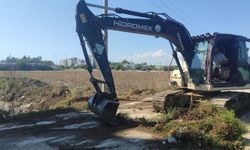 Yumurtalık’ta dere yatakları ve menfezlerde taşkın önlemi