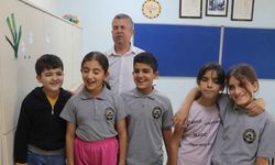 Adana’da 5 yaşında görme engelli oldu! 26 yıldır öğrencilerine ışık oluyor