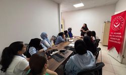 Adana'da Aile Destek Merkezi kursiyerlerine "Evlilik ve Aile Hayatı" eğitimi verildi