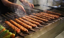 Adana'da kebapçılar Lezzet Festivali öncesi mangallarını hazırladı