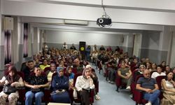 Adana'da velilere aile ve medya eğitimi verildi