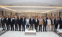 AK Parti Adana teşkilatından Eğitim-Bir-Sen 8. Olağan Genel Kurulu'na çıkarma