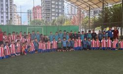 Çukurova Demirspor ile Çukurova Barajspor güçlerini birleştirdi