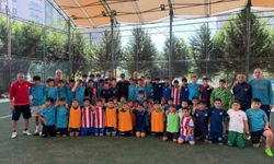 Ercan Albay, Çukurova Demirspor’un genç futbolcularıyla buluştu