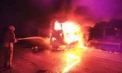 Hatay'da araç alev alev yandı! Geriye bu görüntü kaldı