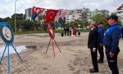Karataş'ta 29 Cumhuriyet Bayramı coşkusu: Atatürk Anıtı'na çelenk sunuldu