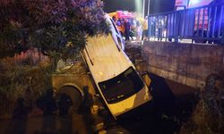 Kozan’da yağış kazaları beraberinde getirdi: 2 yaralı