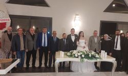 MHP Adana teşkilatından Gülistan ve Buğra çiftinin düğün merasimine katılım