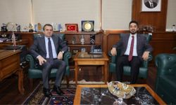 Mustafa Yalınız, Rektör Beriş'i makamında ziyaret etti