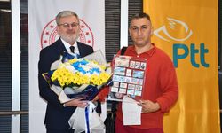 PTT'den 186. yıla özel sürpriz: Sıra fişi 186 numaralı müşteriye çiçek ve pul albümü
