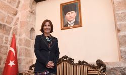 Oya Tekin: “Cumhuriyet bir haysiyet meselesidir”