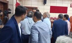Yüreğir Belediye Meclisi’nde CHP’li üyeler arasında “satılık” tartışması