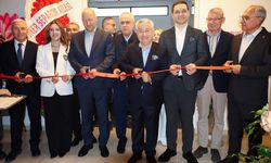 Zeki Kıvanç'tan yeni hukuk bürosunun açılışına katılım