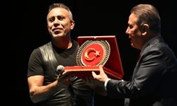 Şarkıcı Haluk Levent, Antalya'da konser verdi