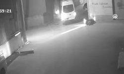 Adana'da minibüse çarpan motosikletin sürücüsü yaralandı