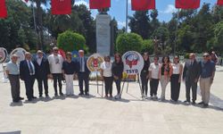 ÇGC ve TSYD Atatürk Anıtı’na çelenk sundu