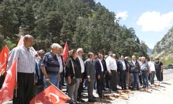 Adana’da 4 Öğretmenin Hayatını Kaybettiği Yolda Eylem