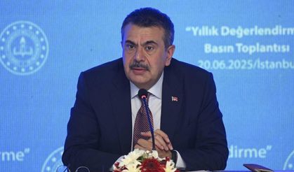 Okullarda serbest kıyafet dönemi bitiyor: Tek tip forma geri geliyor!