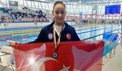 Öykü Bayram başarıya kulaç attı