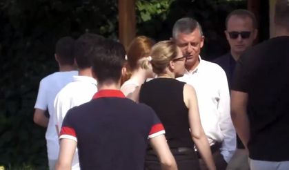 Özgür Özel, Nehir Zeyrek’ı sınav günü yalnız bırakmadı: “Ben götüreceğim demiştim”