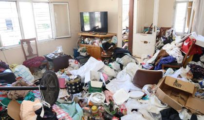 Aynı kabus dördüncü kez yaşandı! Mersin’deki evden 6 ton çöp daha çıktı