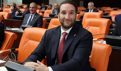 Bilal Bilici Ceyhan Tarım Fuarı’nda çiftçilerle buluştu