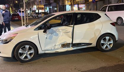 Akdeniz İlçesinde Feci Kaza: Motosikletteki 2 Kişi Yaralandı