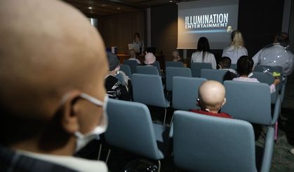 Lösemiyi yenen minikler 23 Nisan'ı sinema keyfiyle kutladı