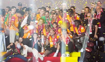 Galatasaray 26. şampiyonluk kupasını RAMS Park’ta kaldırdı
