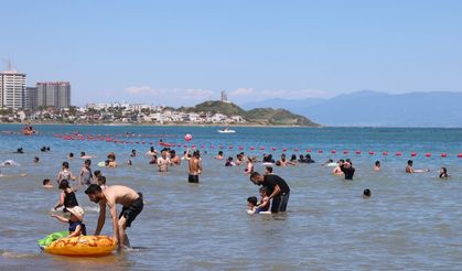Yumurtalık sahili bayramın son gününde doldu taştı