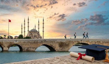 Adana Türkiye’nin en fazla üniversite mezununa sahip 7’nci ili oldu