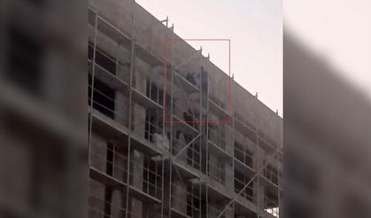 İnşaatta korku dolu anlar! Maaşlarını alamayınca iskeleye çıktılar